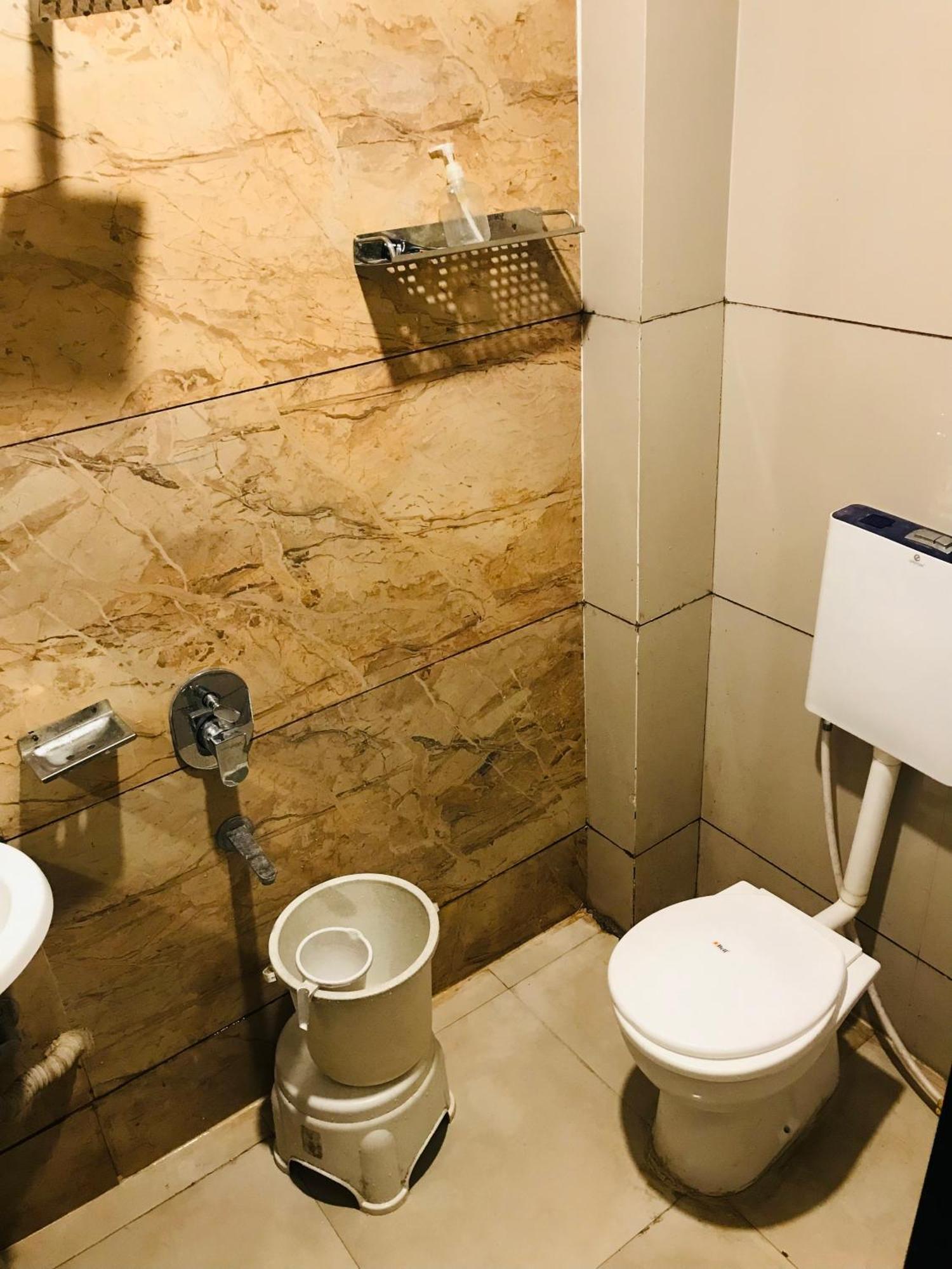 Hotel Divine インドール エクステリア 写真
